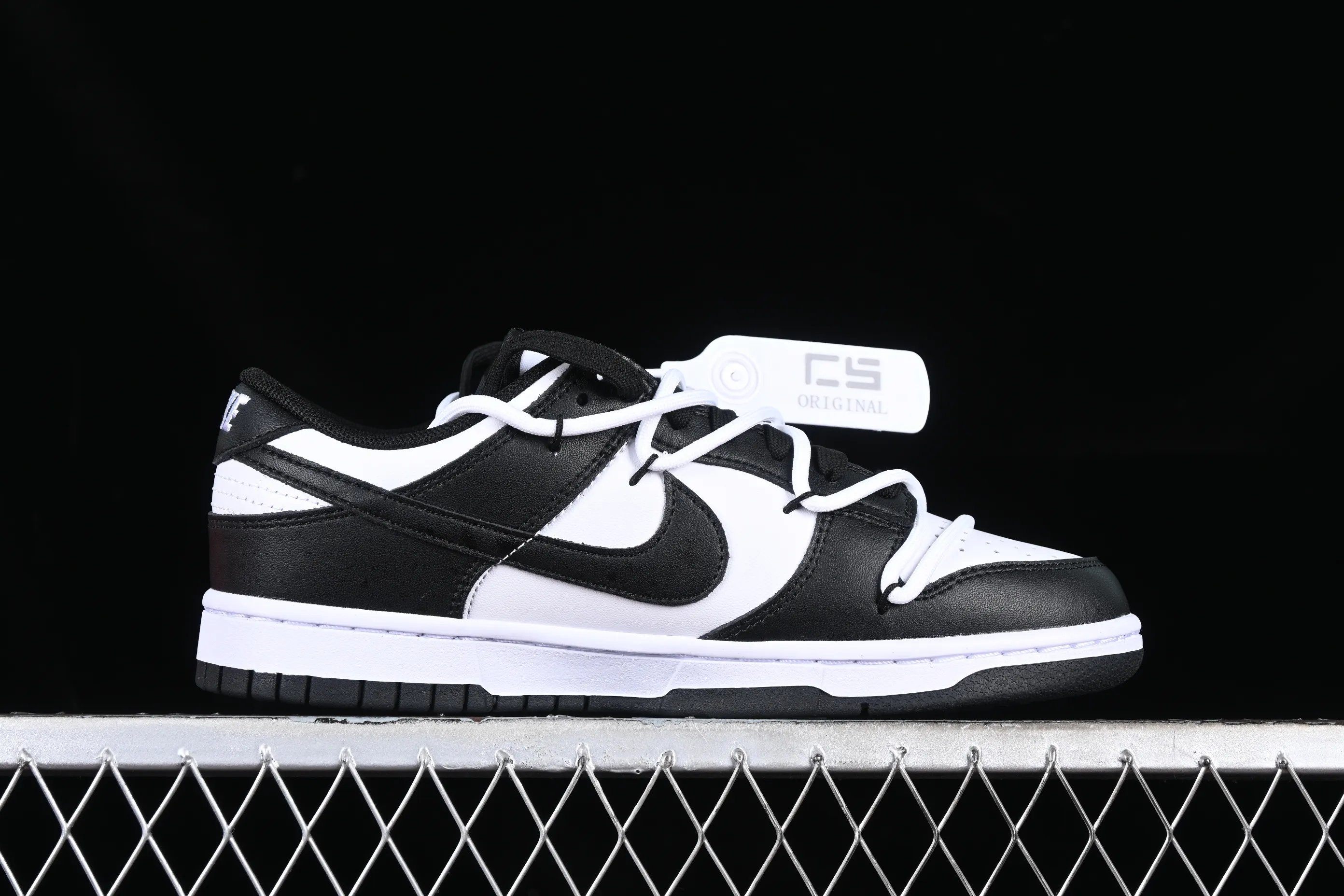 All categories Nk SB Dunk series Nk SB Dunk Low low-top sneakers CS version Nk Dunk Low "Panda" black and white panda customized version of deconstructed strap casual sneakers CW1590-100